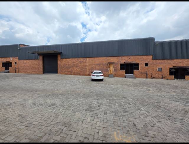 1,162M² WAREHOUSE TO LET IN ORMONDE
